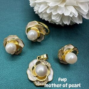 Authentic fresh water and mother of pearl set with adjustable ring in micron